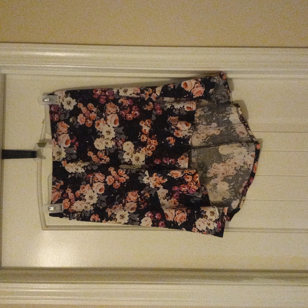 Floral print skirt